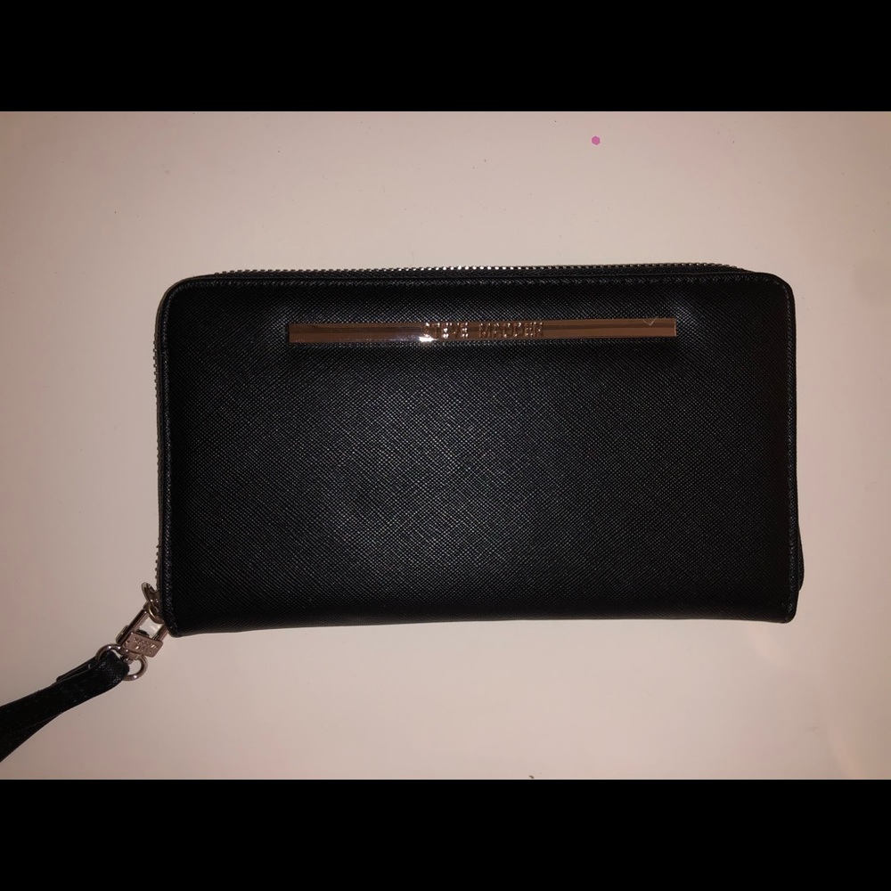Steve Madden Black Wristlet Wallet